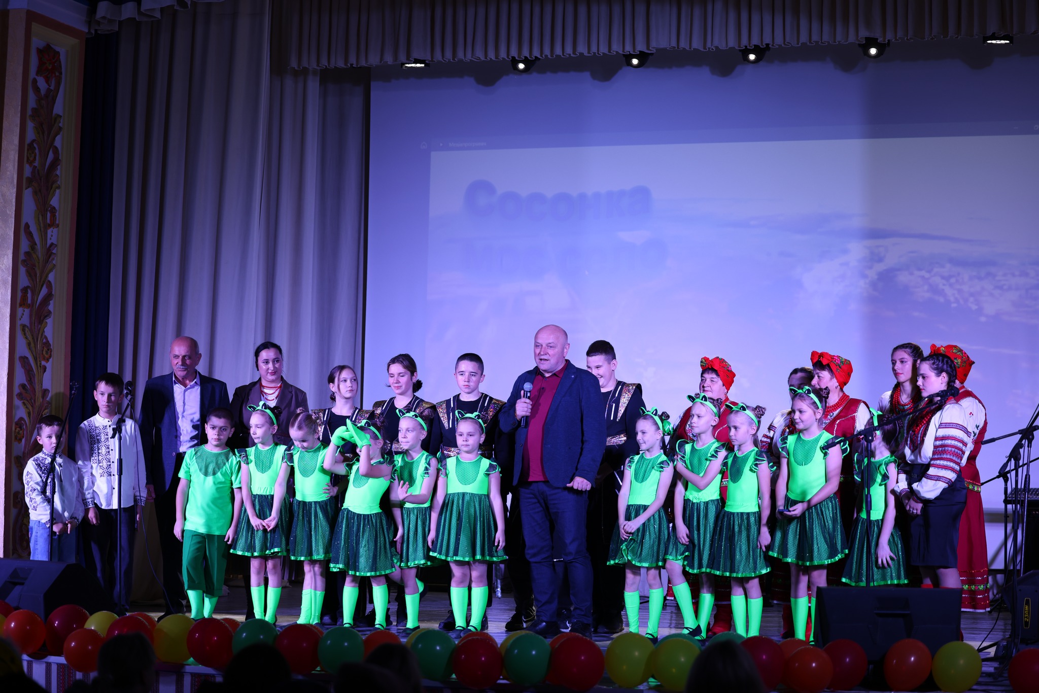 Понад 100 тис грн для ЗСУ зібрали на благодійному ярмаркові в селі на Вінниччині - фото 9