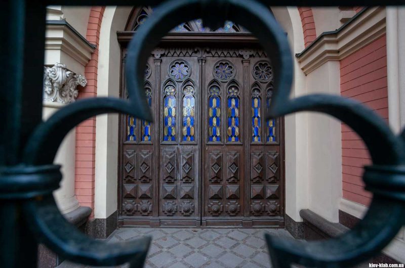 Рожевий замок на Печерську: історія готичного будинку в Києві - фото 4