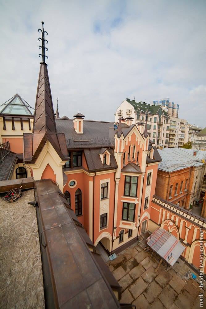 Рожевий замок на Печерську: історія готичного будинку в Києві - фото 5