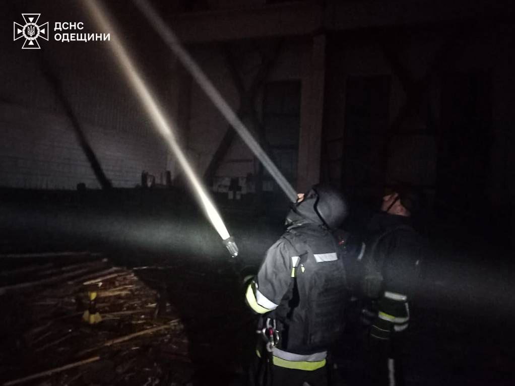 На Одещині дрони атакували енергетику і депо «Укрзалізниці» - фото 3