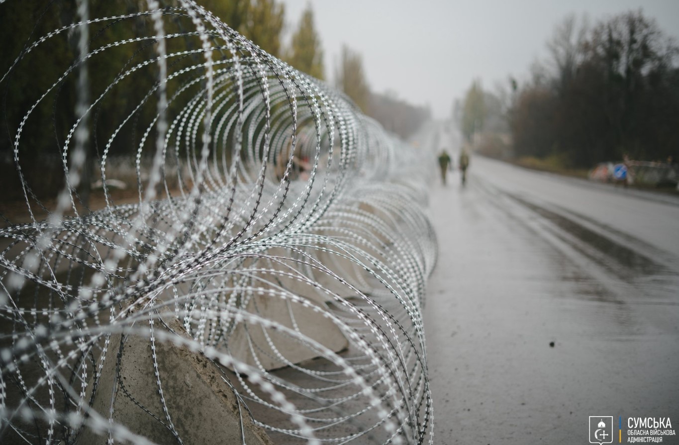 «Зубами дракона» і колючим дротом захищають Суми - фото 2