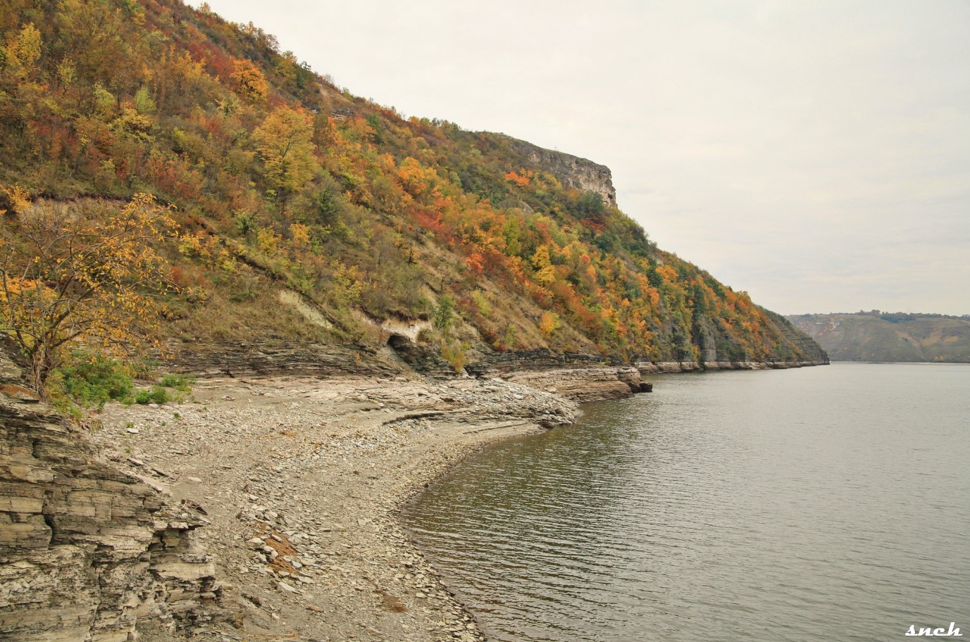 Осінь у Бакоті: як виглядають величні скелі Дністра восени. Фото - фото 3