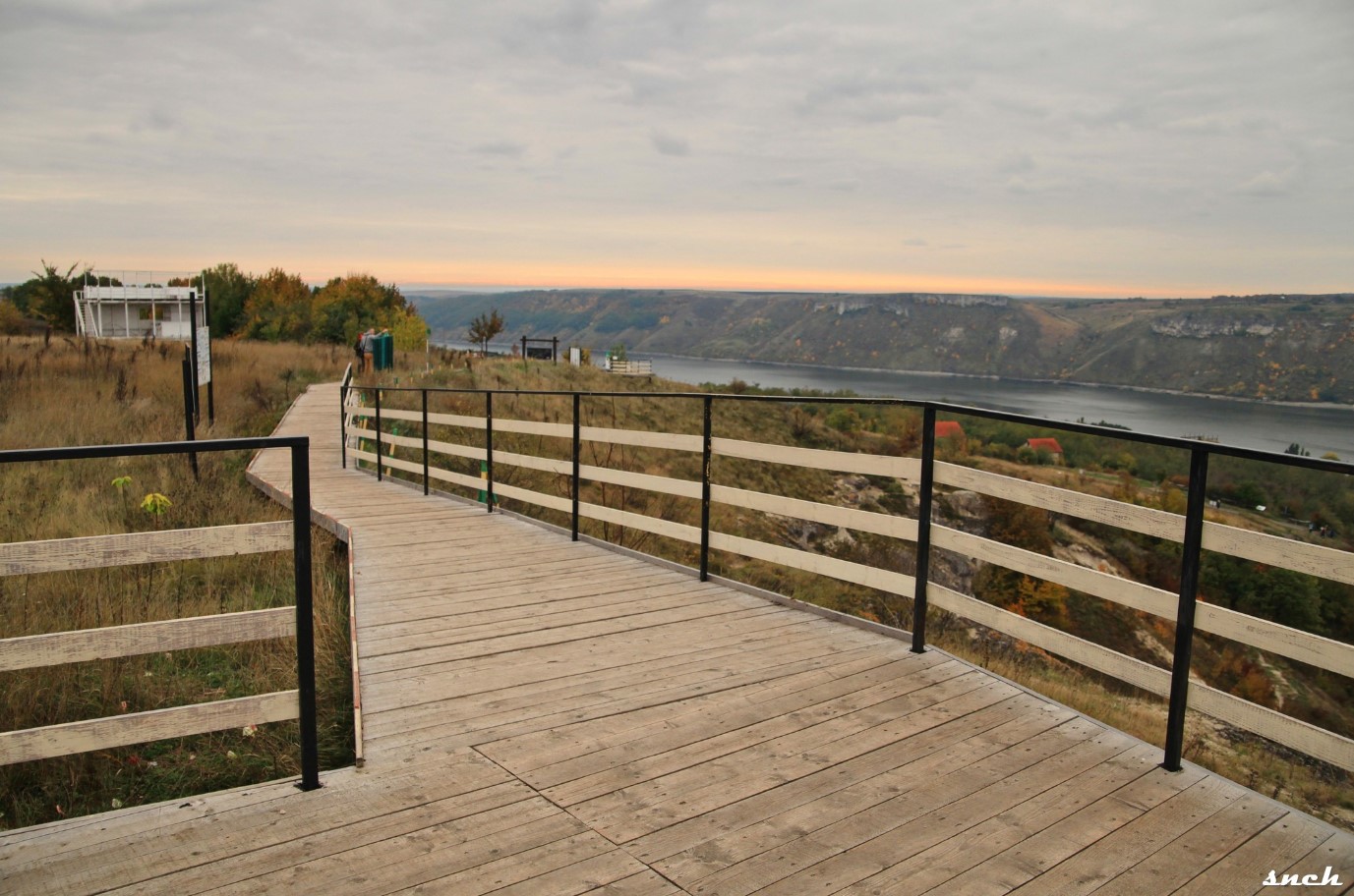 Осінь у Бакоті: як виглядають величні скелі Дністра восени. Фото - фото 5