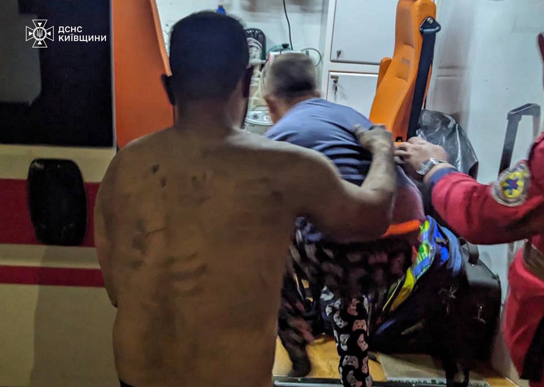 На Фастівщині вибух зарядного пристрою ледь не забрав життя родини з дітьми - фото 2