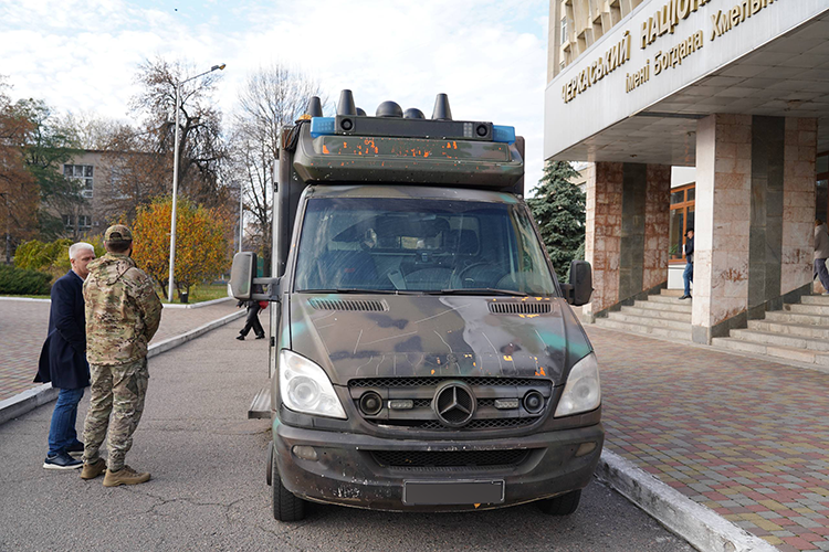 Черкаський національний університет допомагає студентам та випускникам на передовій