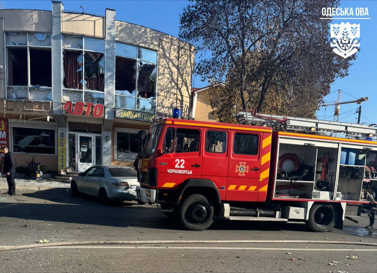 Вранці дрон влучив у автомобіль біля ринку в Чорноморську - фото 2