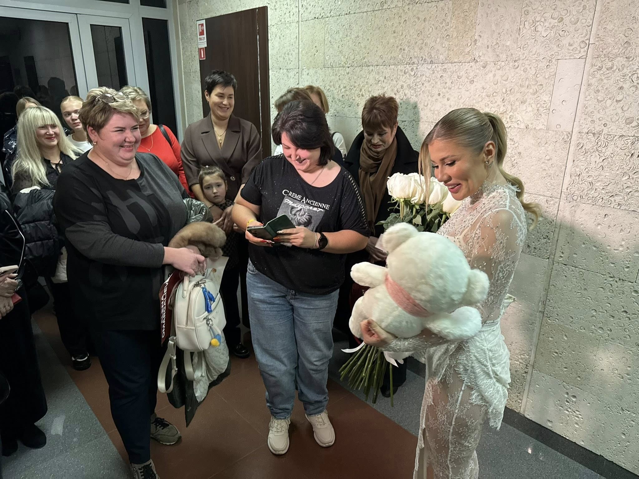 Олена Омаргалієва виступила у Черкасах в рамках всеукраїнського туру на підтримку захисників - фото 3