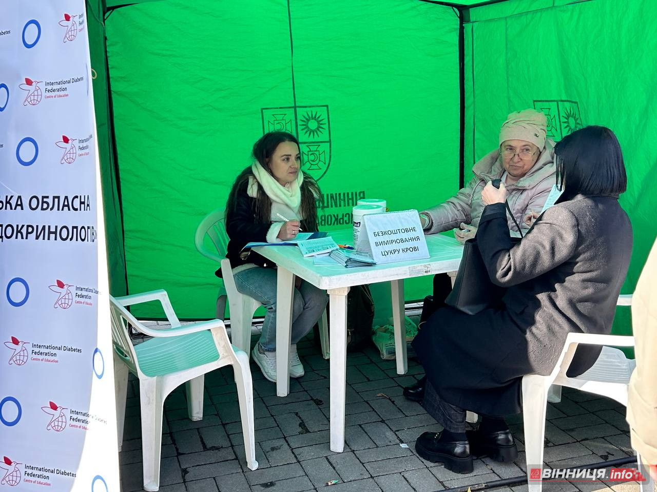 У центрі Вінниці можна безкоштовно зробити щеплення та обстежитися - фото 2