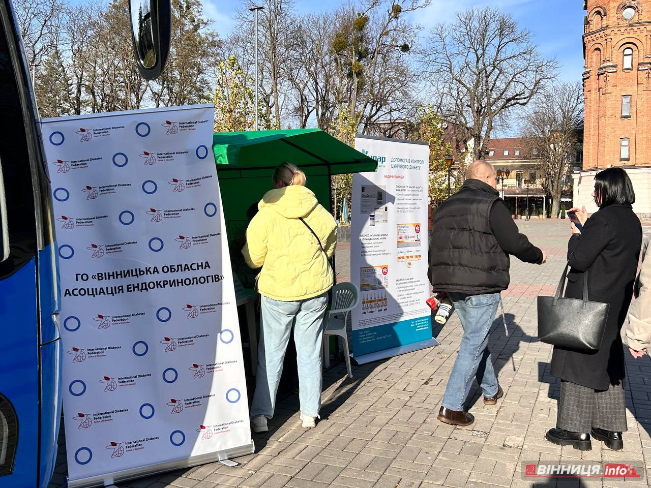 У центрі Вінниці можна безкоштовно зробити щеплення та обстежитися - фото 10