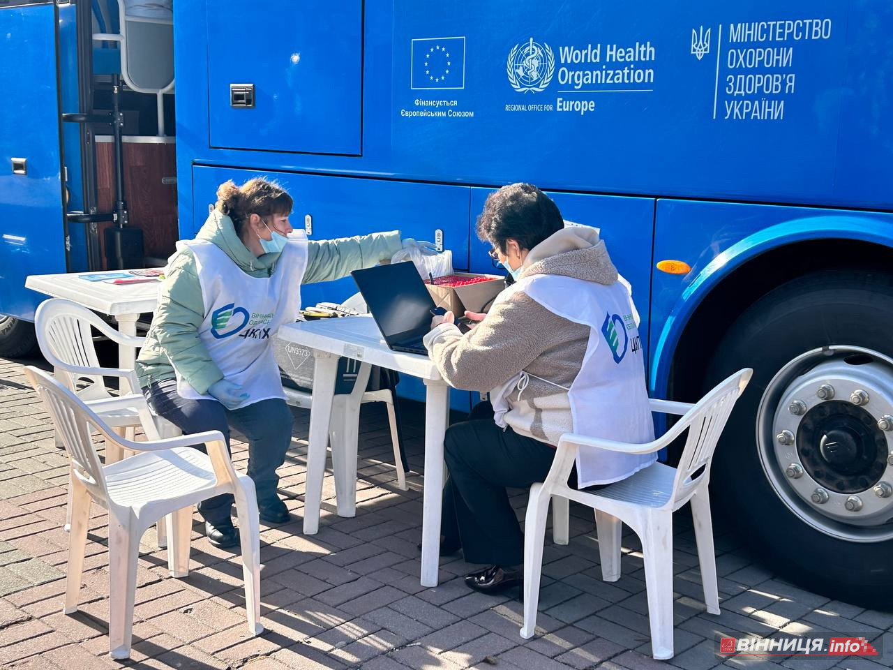 У центрі Вінниці можна безкоштовно зробити щеплення та обстежитися - фото 4
