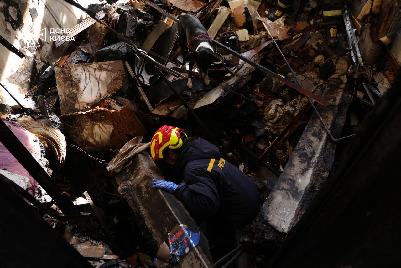 У Києві вже 6 загиблих: розбір завалів триває - фото 4