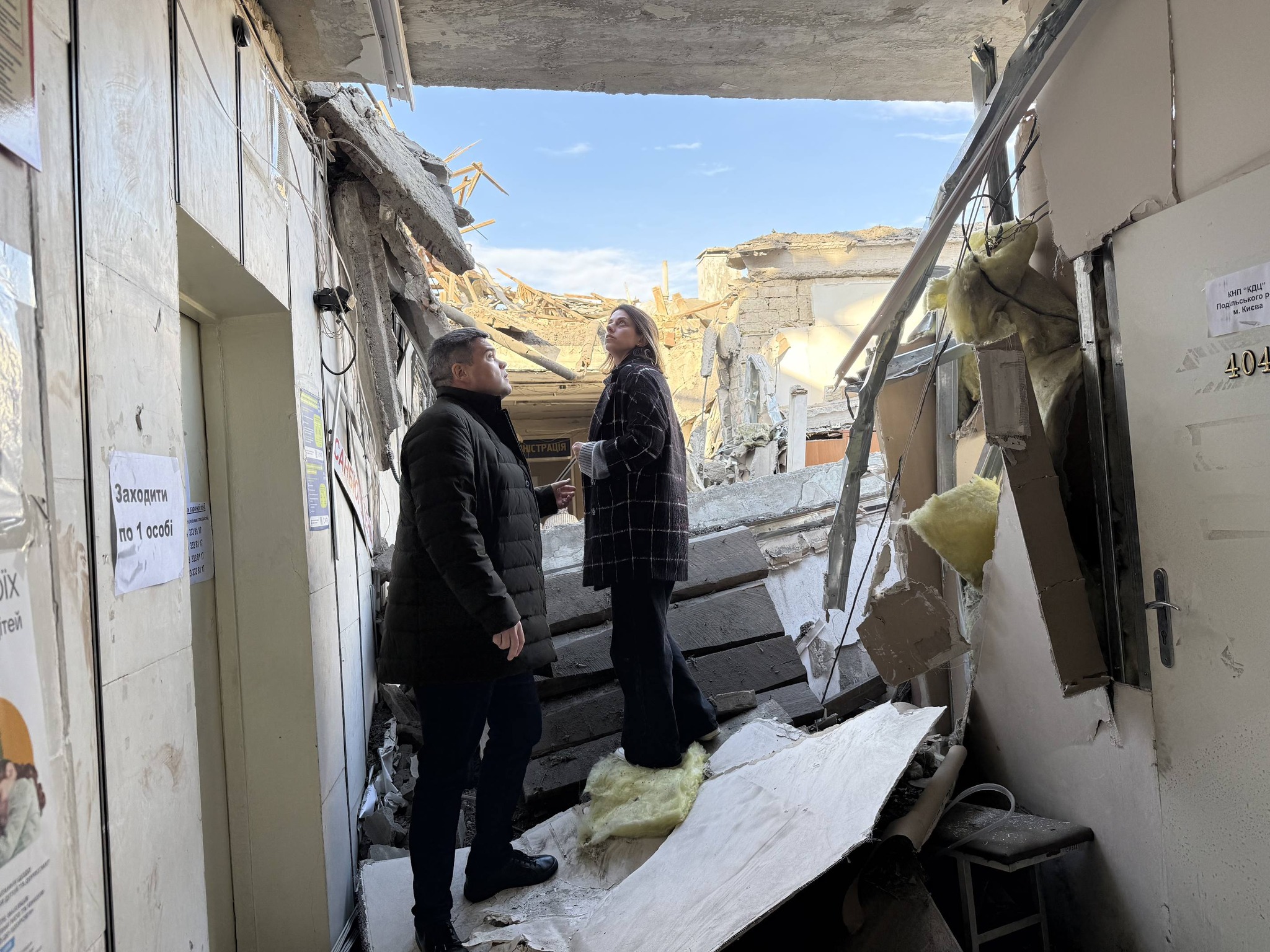 У Києві пошкоджено консультативно-діагностичний центр Подільського району