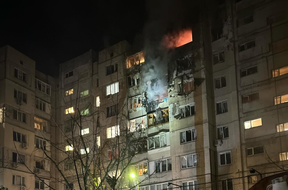 Фото закоханих у пошкодженій київській багатоповерхівці, що вразило мережу: деталі - фото 2