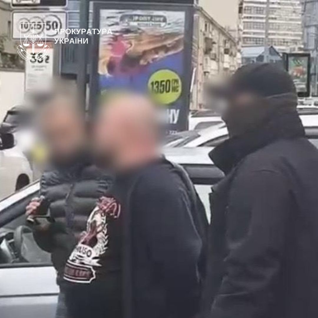 У Києві затримали чоловіка, який обіцяв місце в правоохоронних органах за 25 тисяч доларів