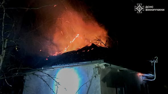 Навантажувач, хати та споруда з сіном горіли на Вінниччині