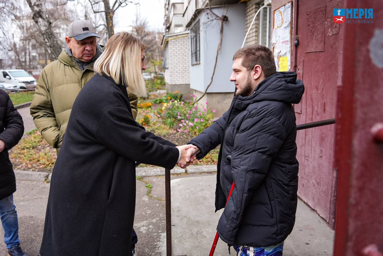 В Черкасах облаштують пандуси у будинках, де проживають ветерани з ампутаціями