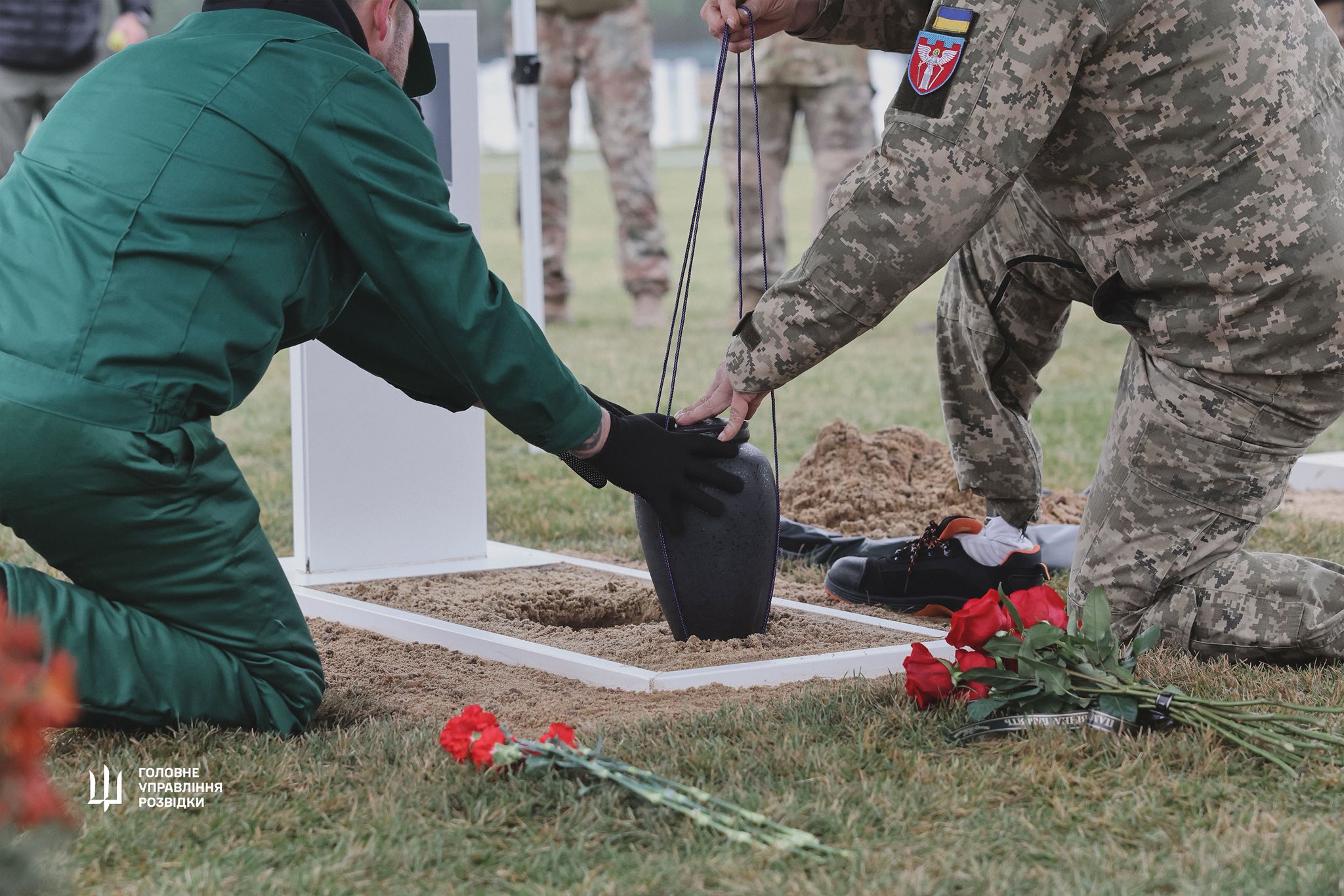 На Національному військовому меморіальному кладовищі поховали майора ГУР Олексія Чубашева - фото 2