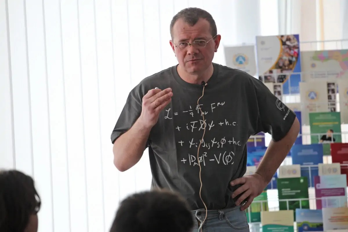 Вчені КНУ працюють на Великому адронному колайдері - фото 2