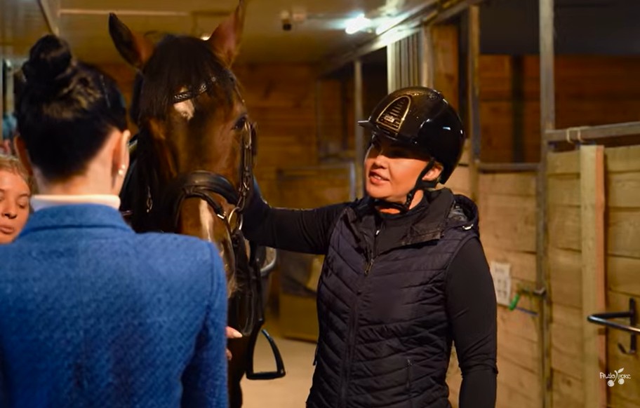 Співачка Камалія показала розкішний маєток на Київщині - фото 7