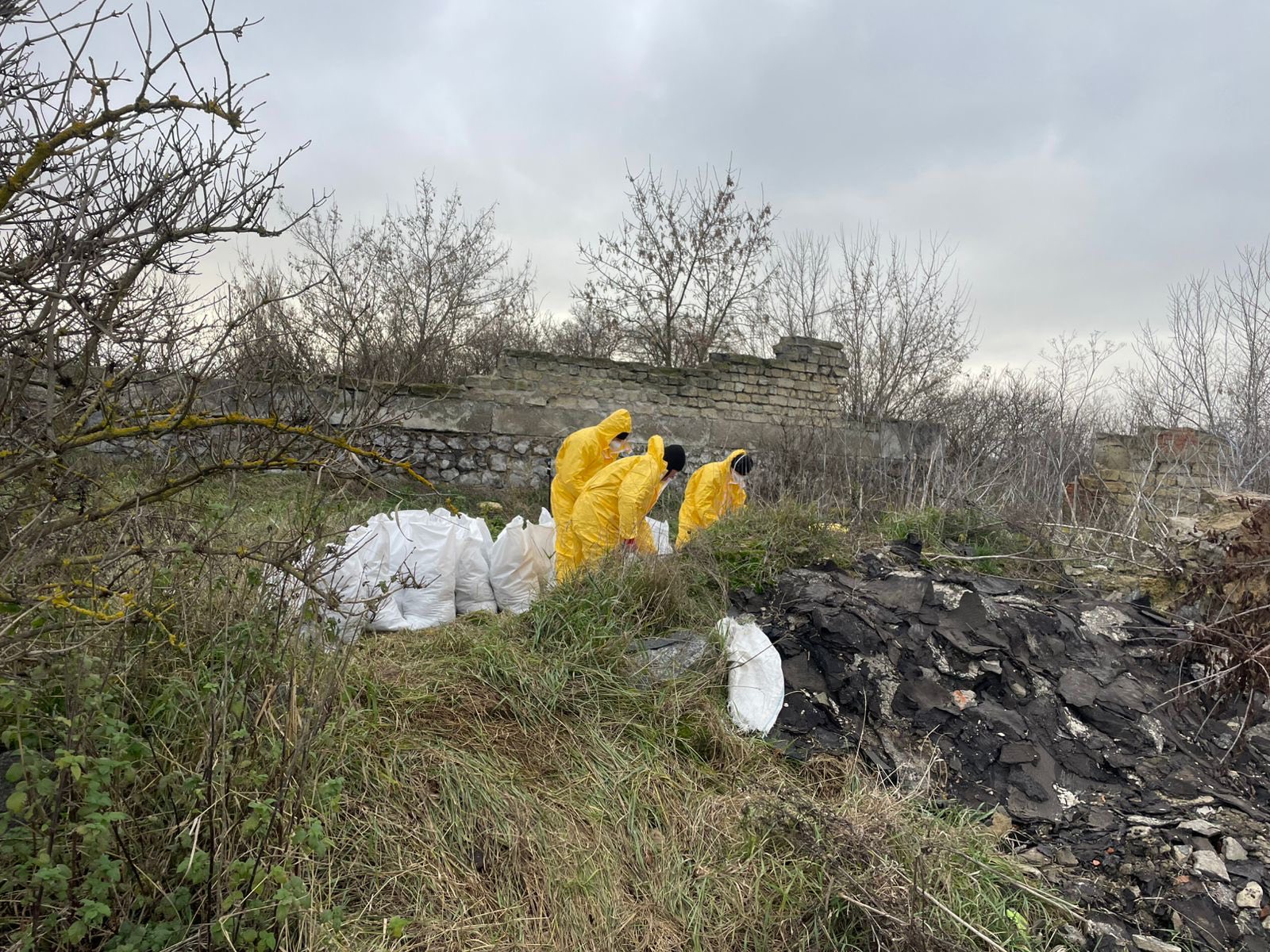 У громаді на Вінниччині утилізовують небезпечні відходи пестицидів