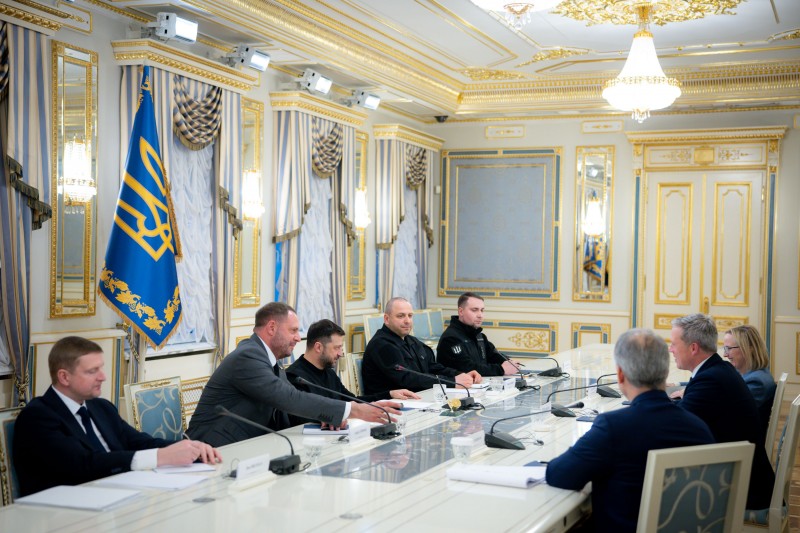 Зеленський і міністр Сухопутних військ США узгодили подальшу роботу над мирним планом - фото 2