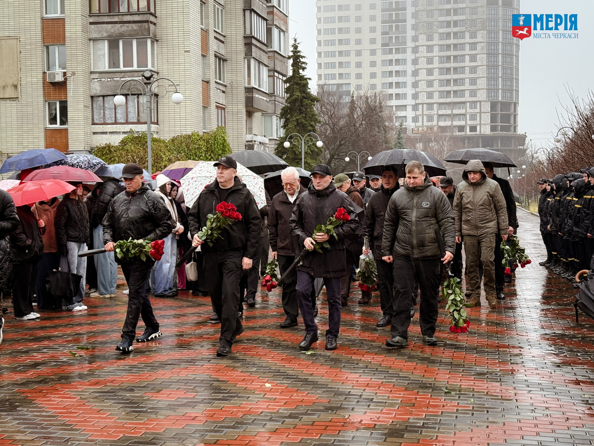 День Гідності та Свободи: у Черкасах вшанували пам'ять загиблих на Майдані - фото 3