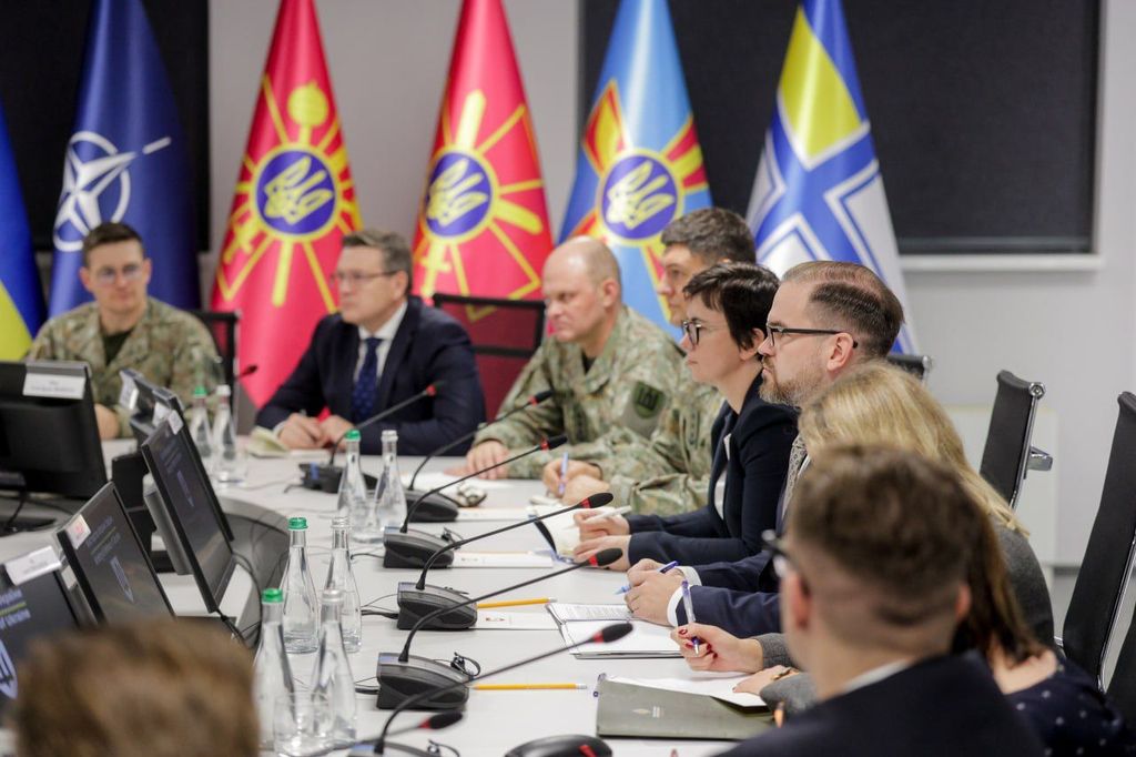 Морські дрони, радари, протипіхотні міни: Шмигаль та Міноборони Литви обговорили посилення співпраці - фото 2