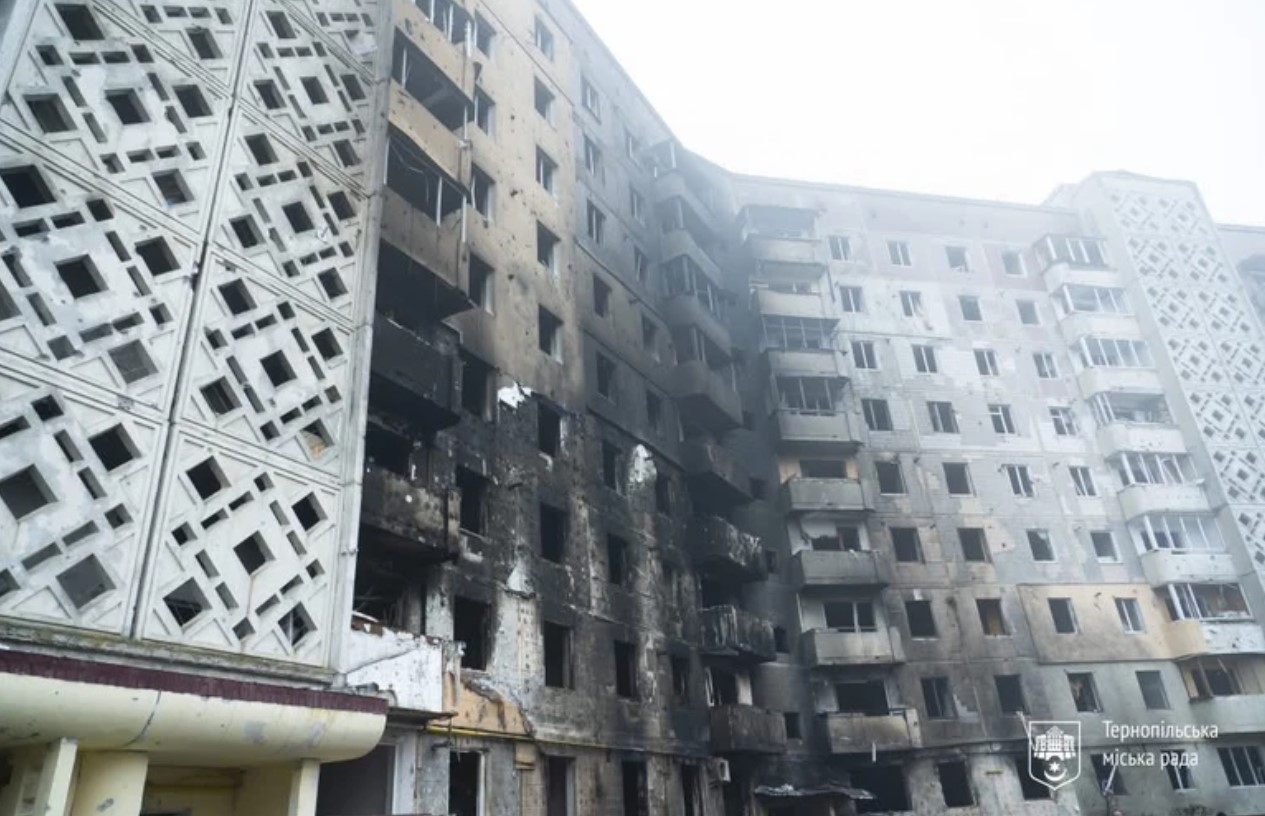 Розшукали чоловіка, який, облившись водою, рятував людей у Тернополі