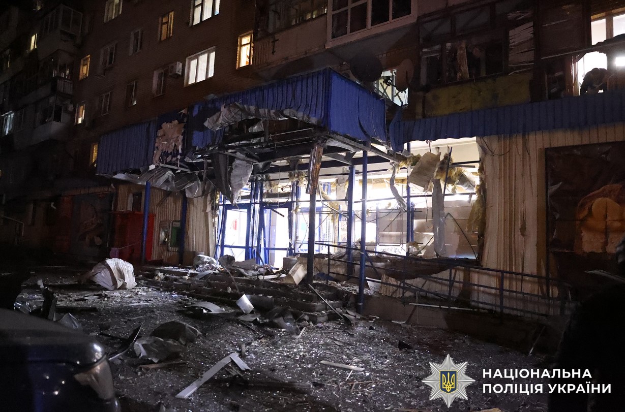 Безпілотник поцілив у супермаркет в Запоріжжі