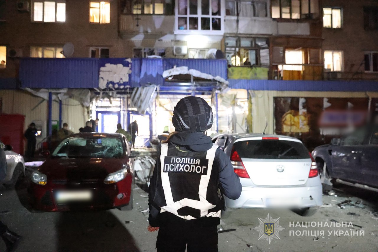 Безпілотник поцілив у супермаркет в Запоріжжі - фото 4