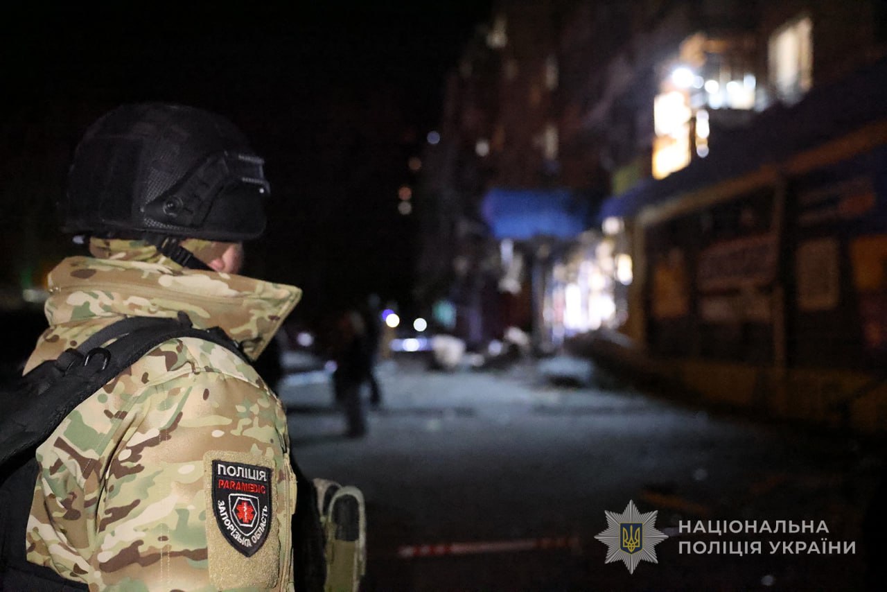 Безпілотник поцілив у супермаркет в Запоріжжі - фото 3