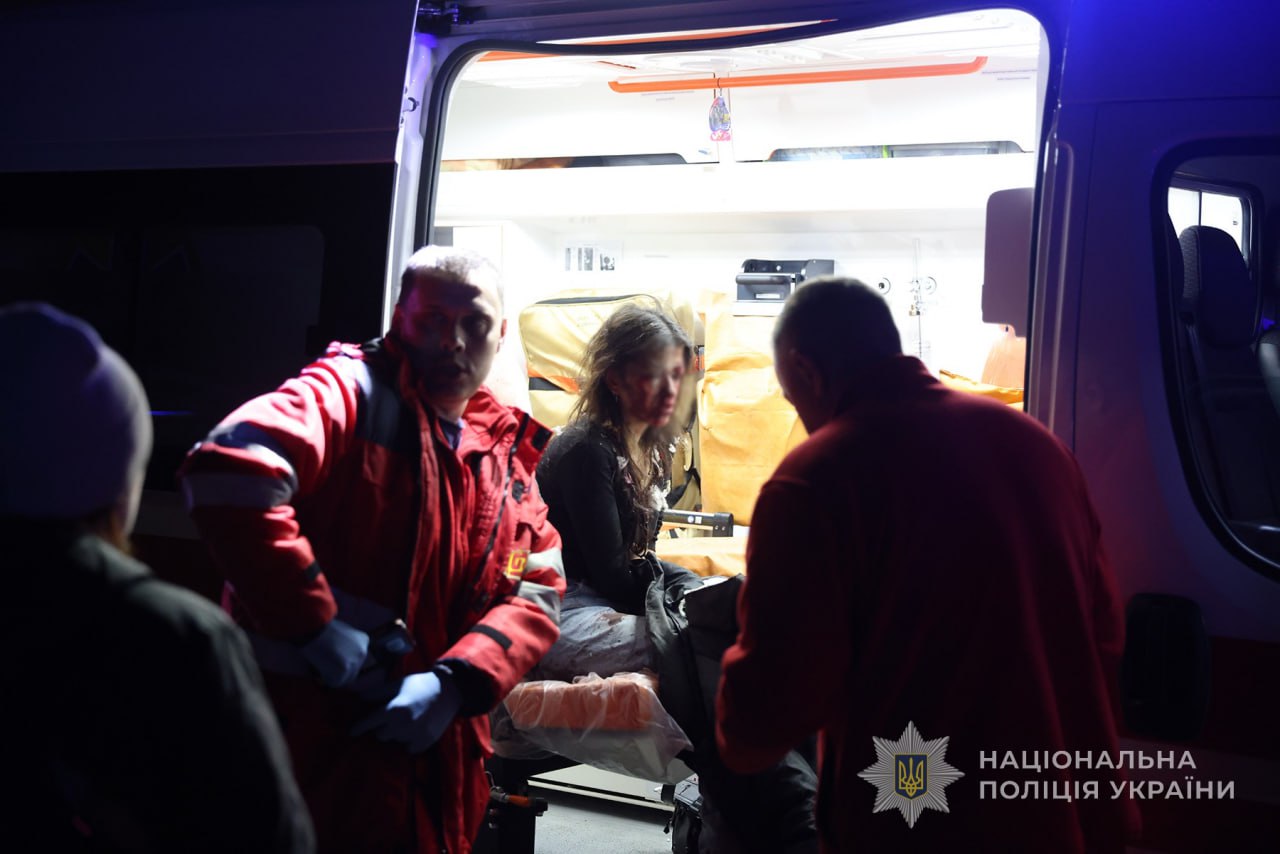 Безпілотник поцілив у супермаркет в Запоріжжі - фото 2