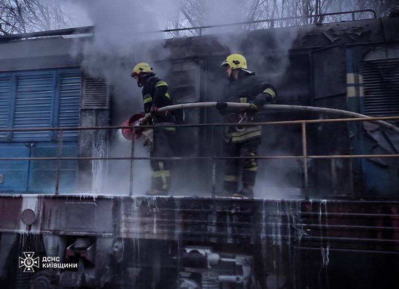 У Фастові рятувальники ліквідували пожежу в локомотиві