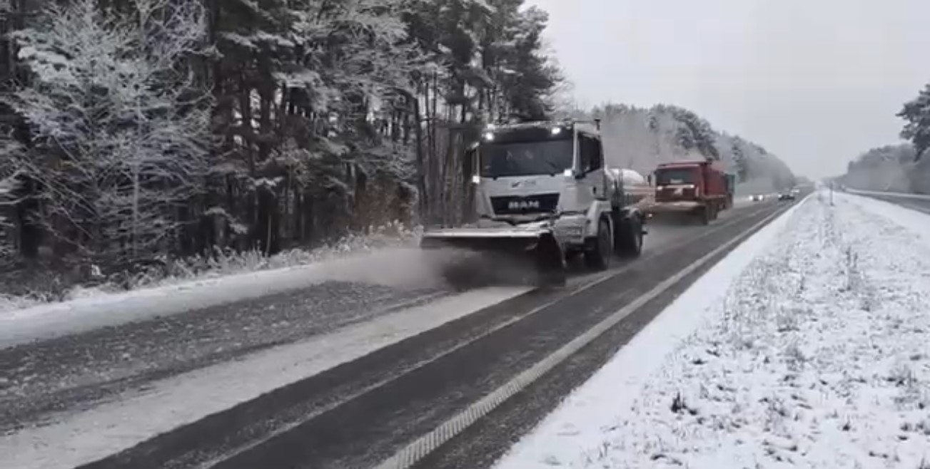 До 10-40 см снігу випало у чотирьох західних областях