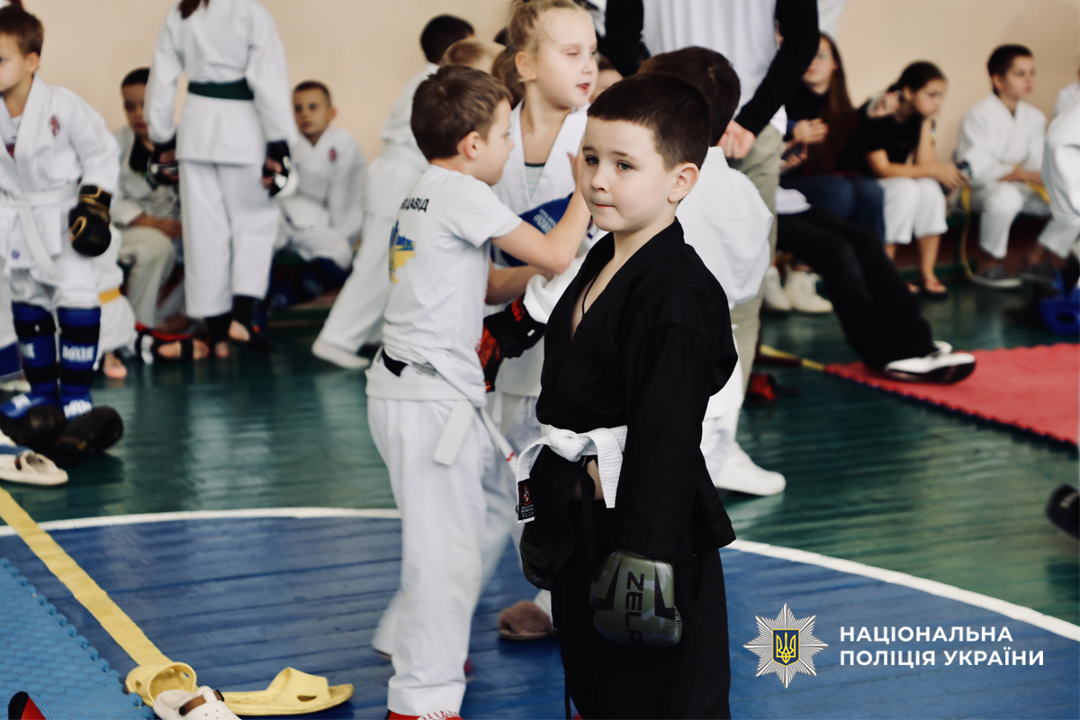 У Черкасах вшанували пам’ять загиблих поліцейських та провели чемпіонат з бойового мистецтва - фото 4
