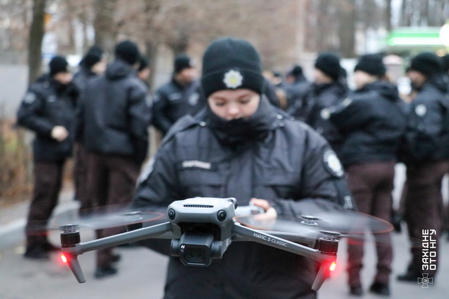 Вінницьким ліцеїстам показали, як працює підрозділ БПЛА «Кречет»