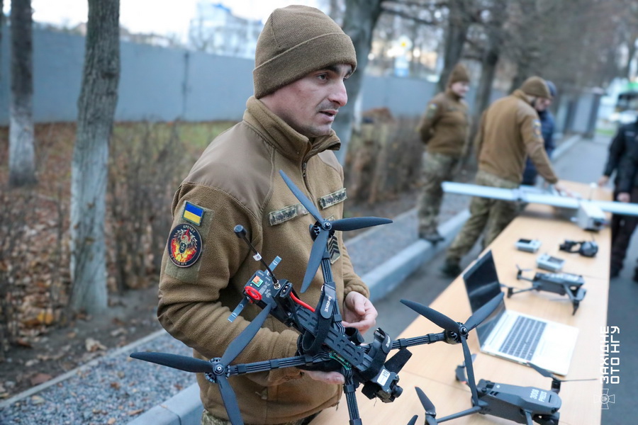 Вінницьким ліцеїстам показали, як працює підрозділ БПЛА «Кречет» - фото 2