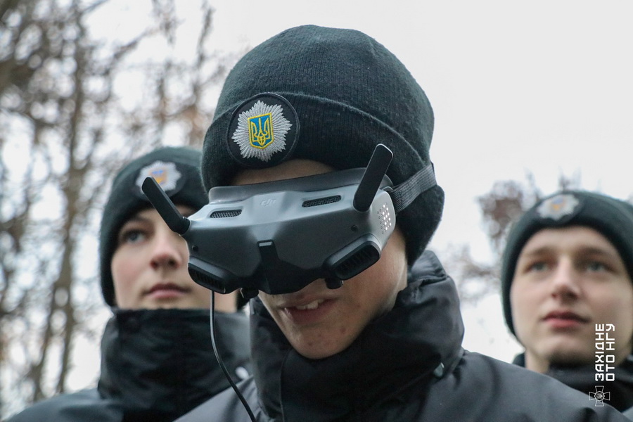 Вінницьким ліцеїстам показали, як працює підрозділ БПЛА «Кречет» - фото 4