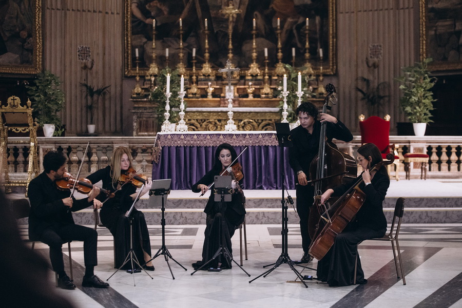 «Молитва за Україну»: у Римі відкрили виставку створену народним художником з Вінниччини - фото 12