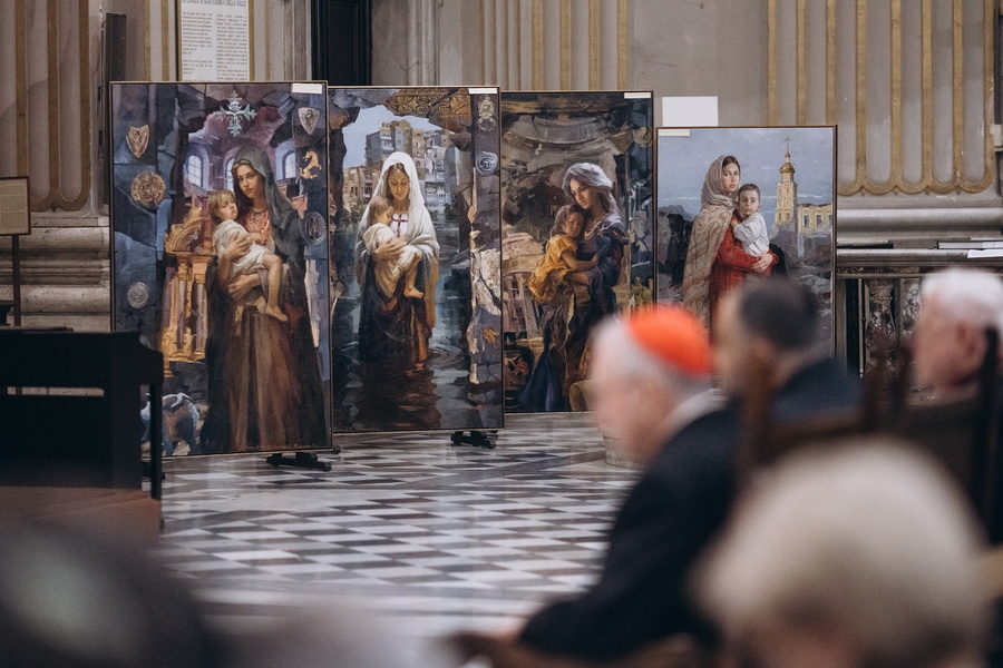 «Молитва за Україну»: у Римі відкрили виставку створену народним художником з Вінниччини - фото 13