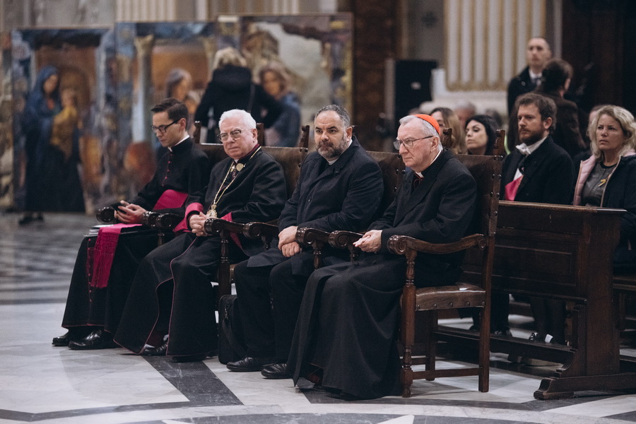 «Молитва за Україну»: у Римі відкрили виставку створену народним художником з Вінниччини - фото 14