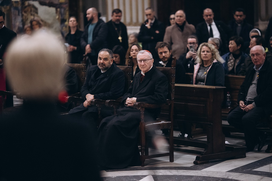 «Молитва за Україну»: у Римі відкрили виставку створену народним художником з Вінниччини - фото 4