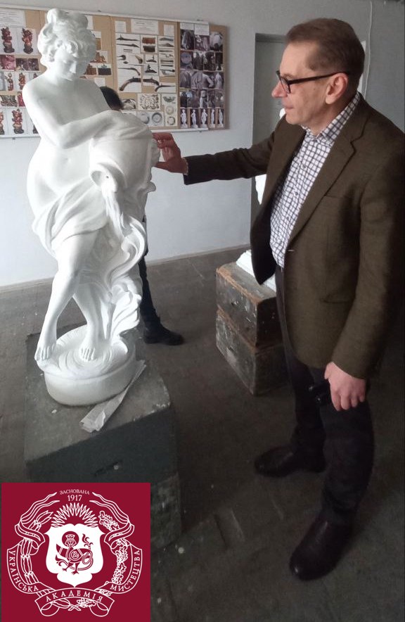 Студенти НАОМА відреставрували паркові скульптури для військового госпіталю - фото 3