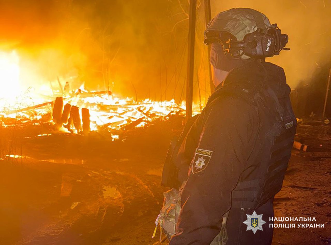 Брат із сестрою постраждали внаслідок ранкового удару по Чернігову - фото 5
