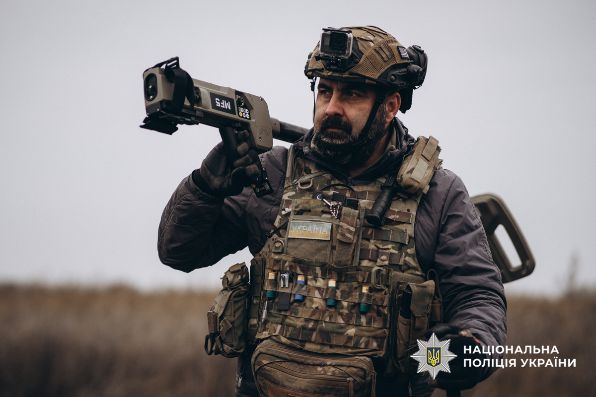 Розміновує деокуповані території: історія поліцейського-вибухотехніка з Черкащини - фото 2