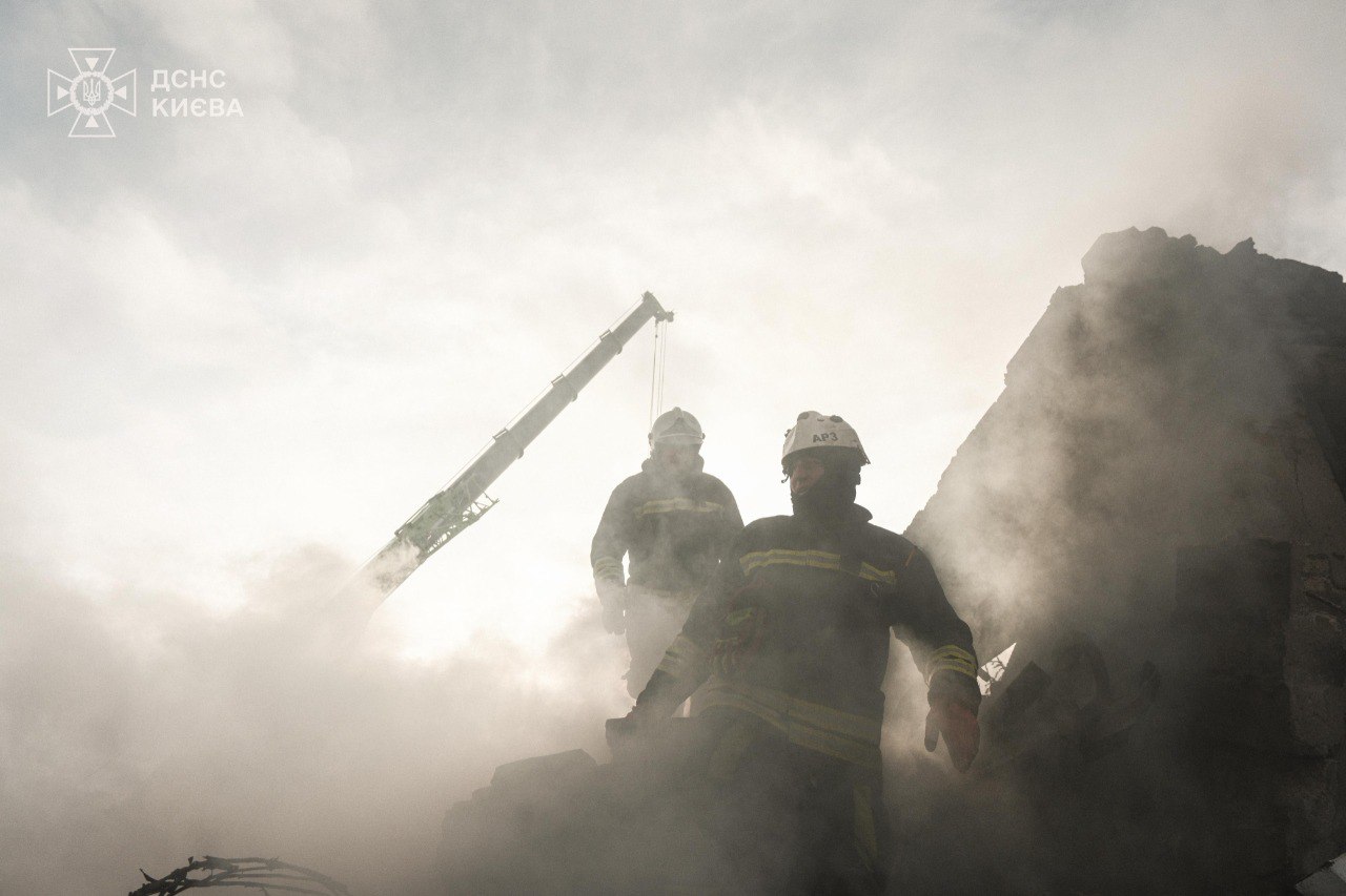 Київ після атаки РФ: фото - фото 2