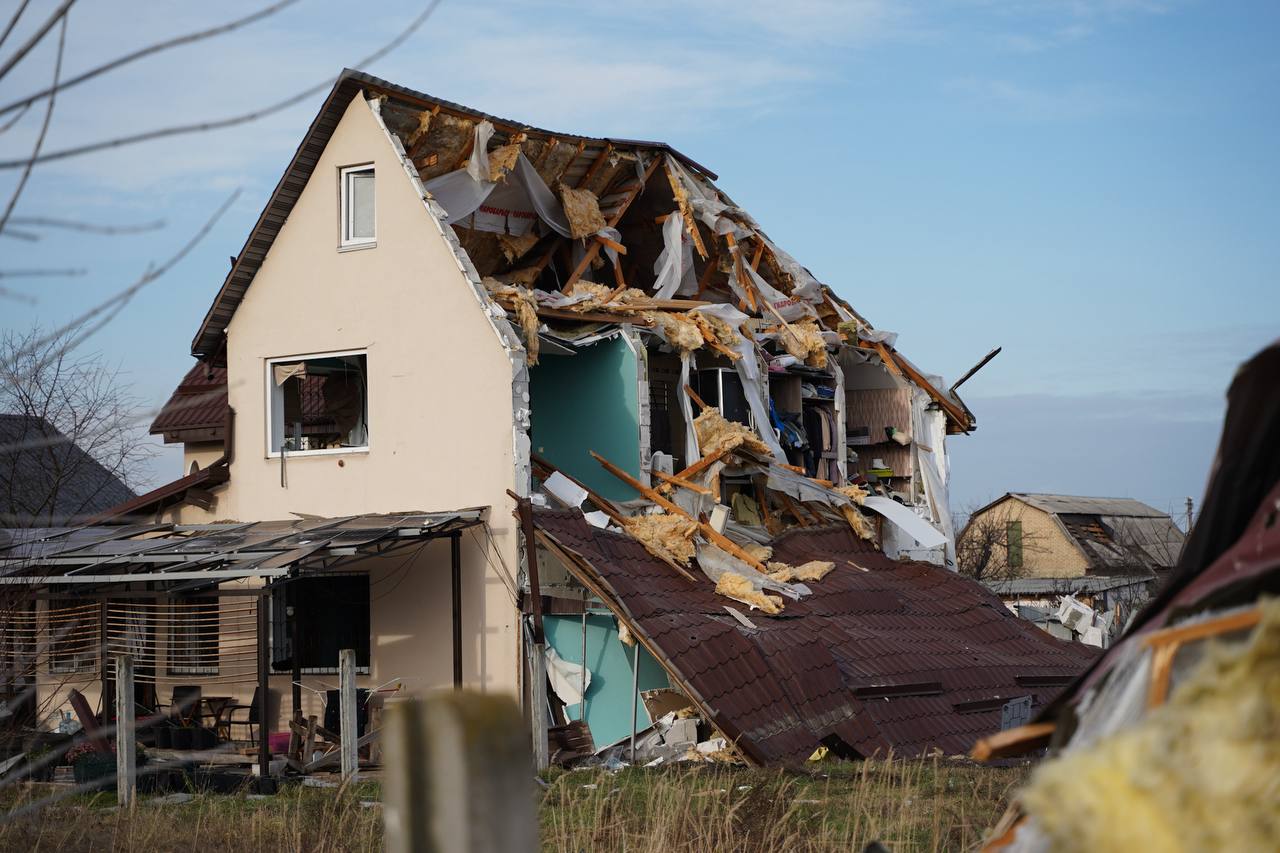 Уламкові поранення та опіки: в якому стані зараз постраждалі на Київщині - фото 2