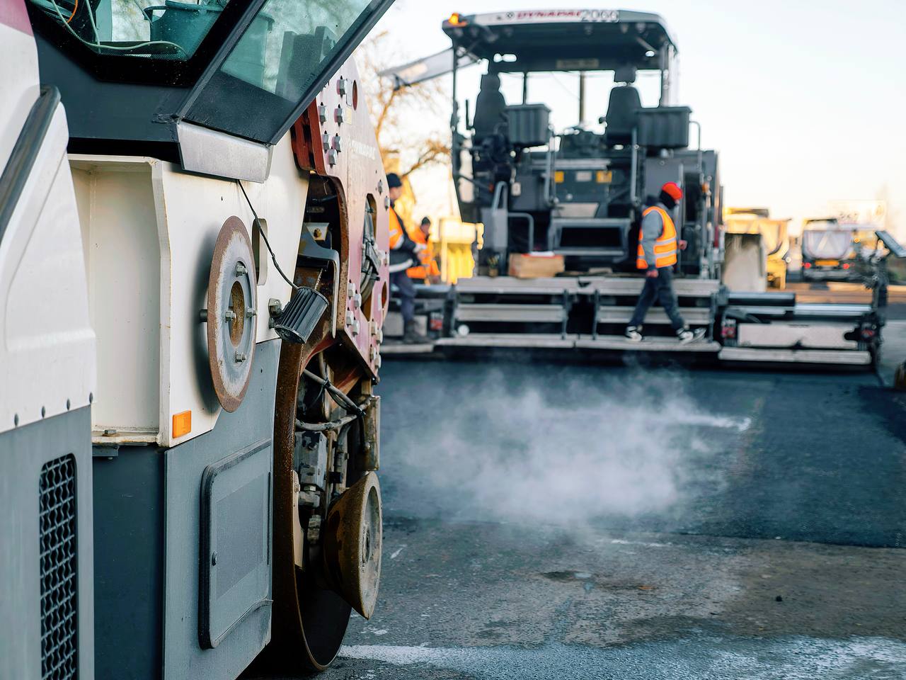 Ремонтують дорогу на під’їзді до Чернівців