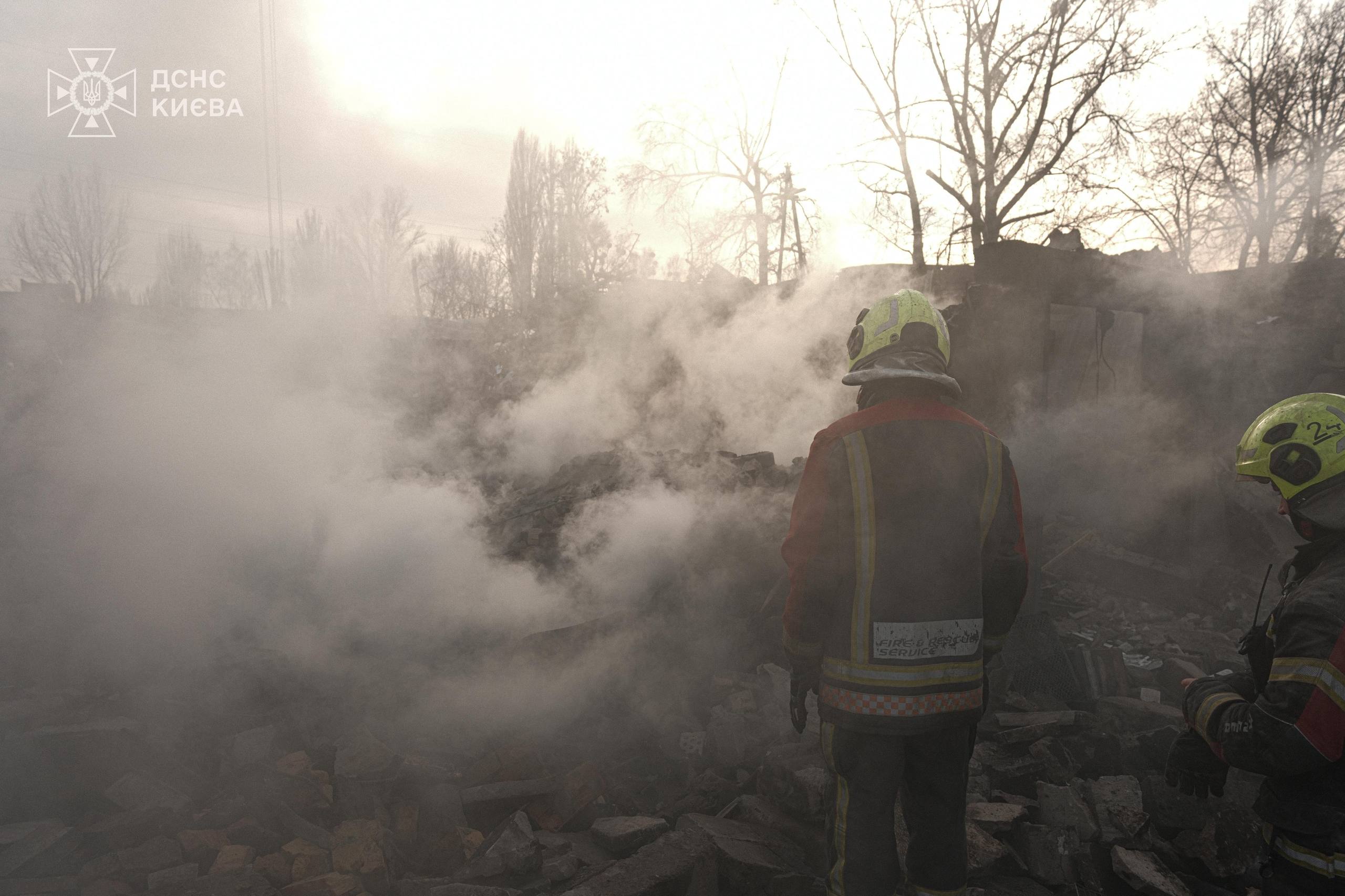 У Києві завершили аварійно-рятувальні роботи після атаки РФ - фото 2