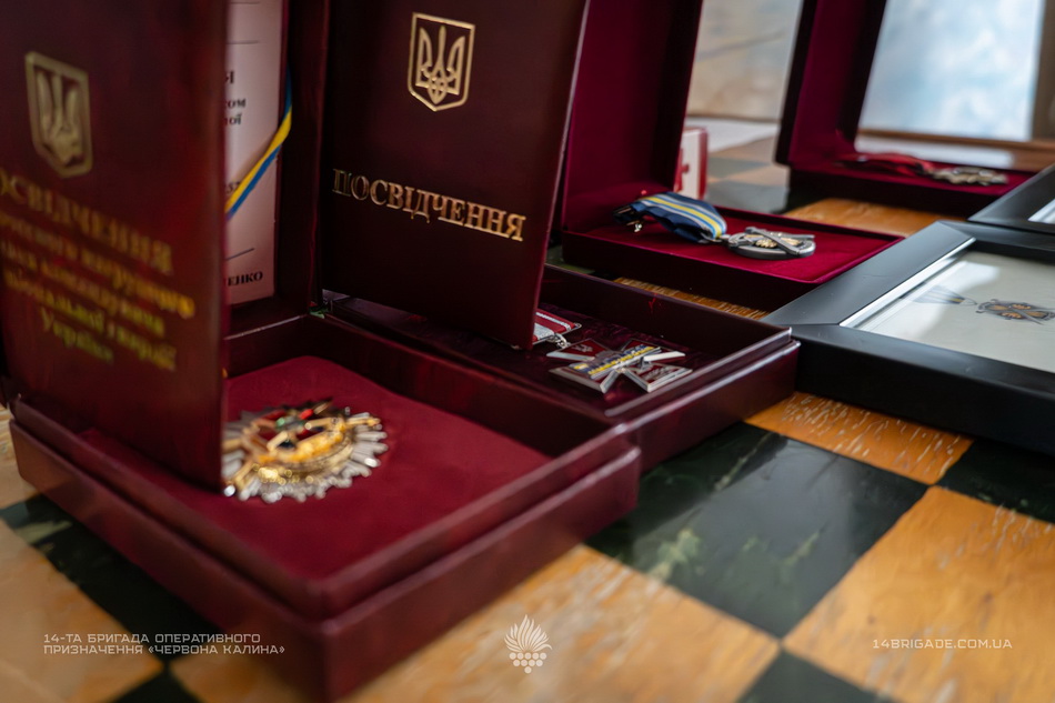Пораненим бійцям вінницької бригади «Червона Калина» вручили державні нагороди